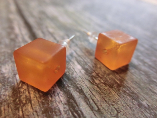 Ohrstecker orange Würfel Crushed Ice